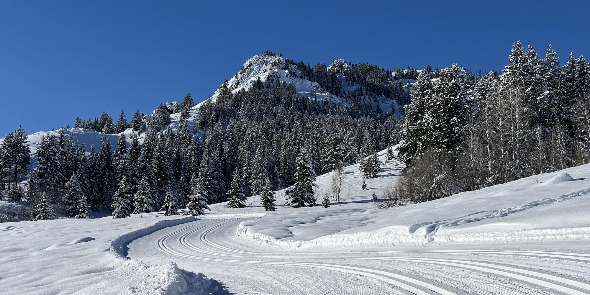 Cross country skiing at Lake Creek Trails