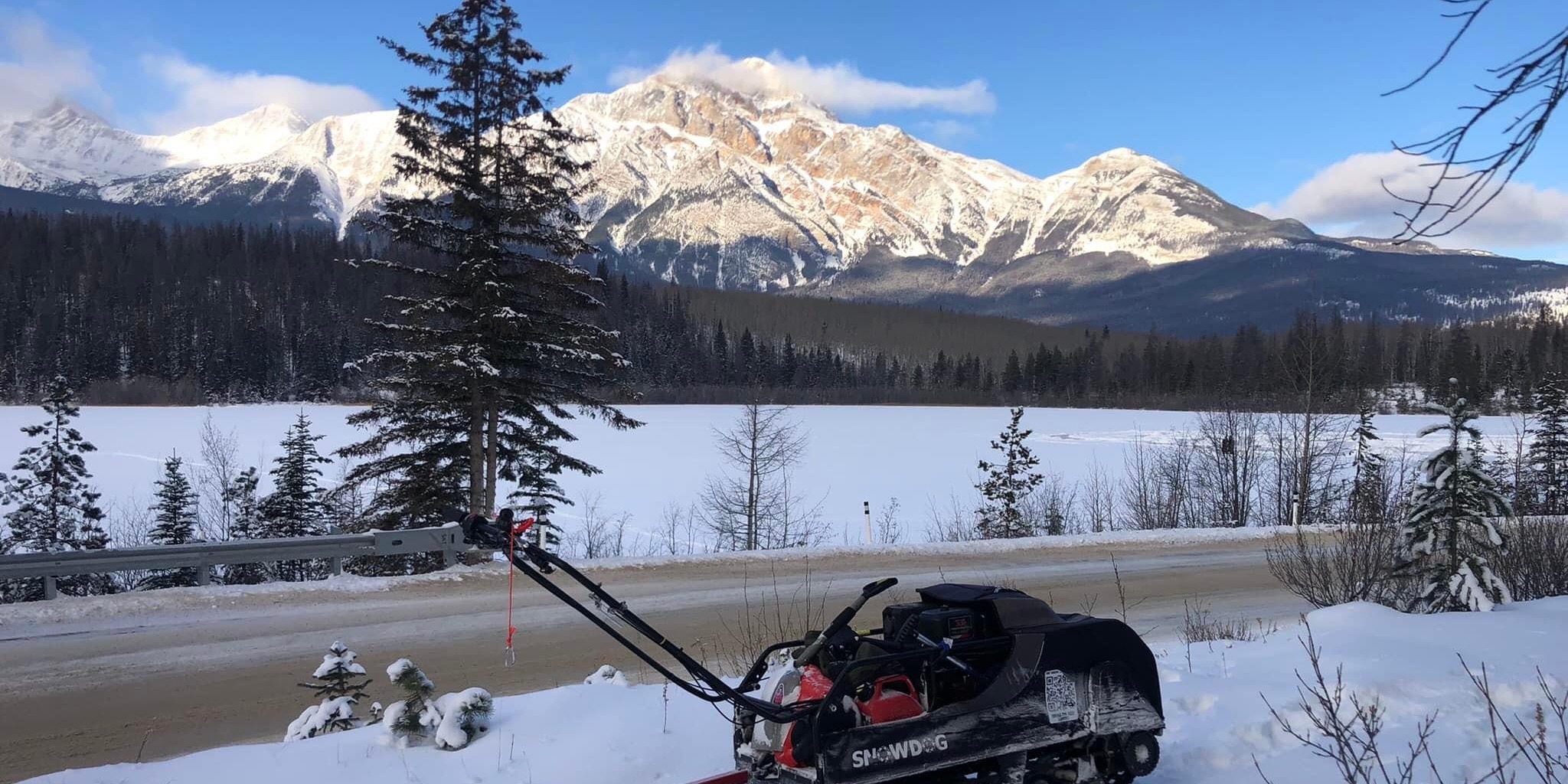 Cross country skiing at Jasper Winter Trails