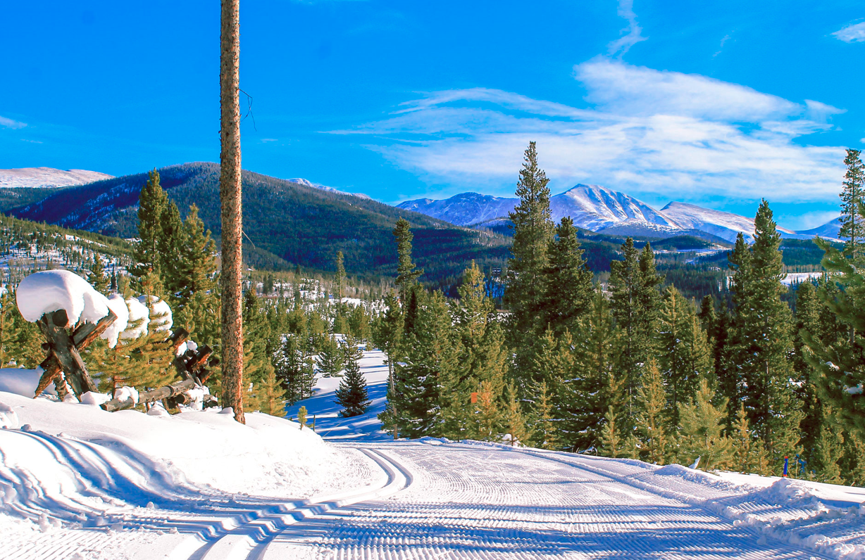 Cross country skiing at Devil's Thumb Ranch