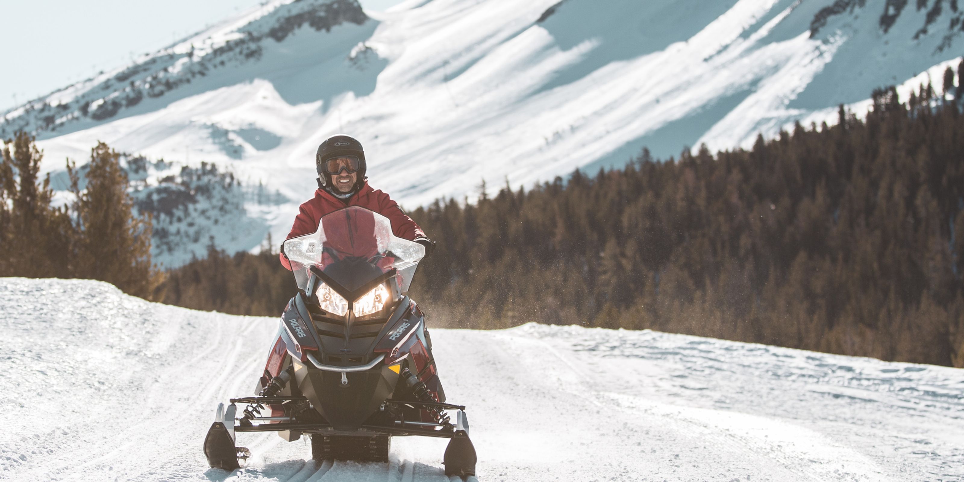 Cross country skiing at Mammoth Lakes Trails