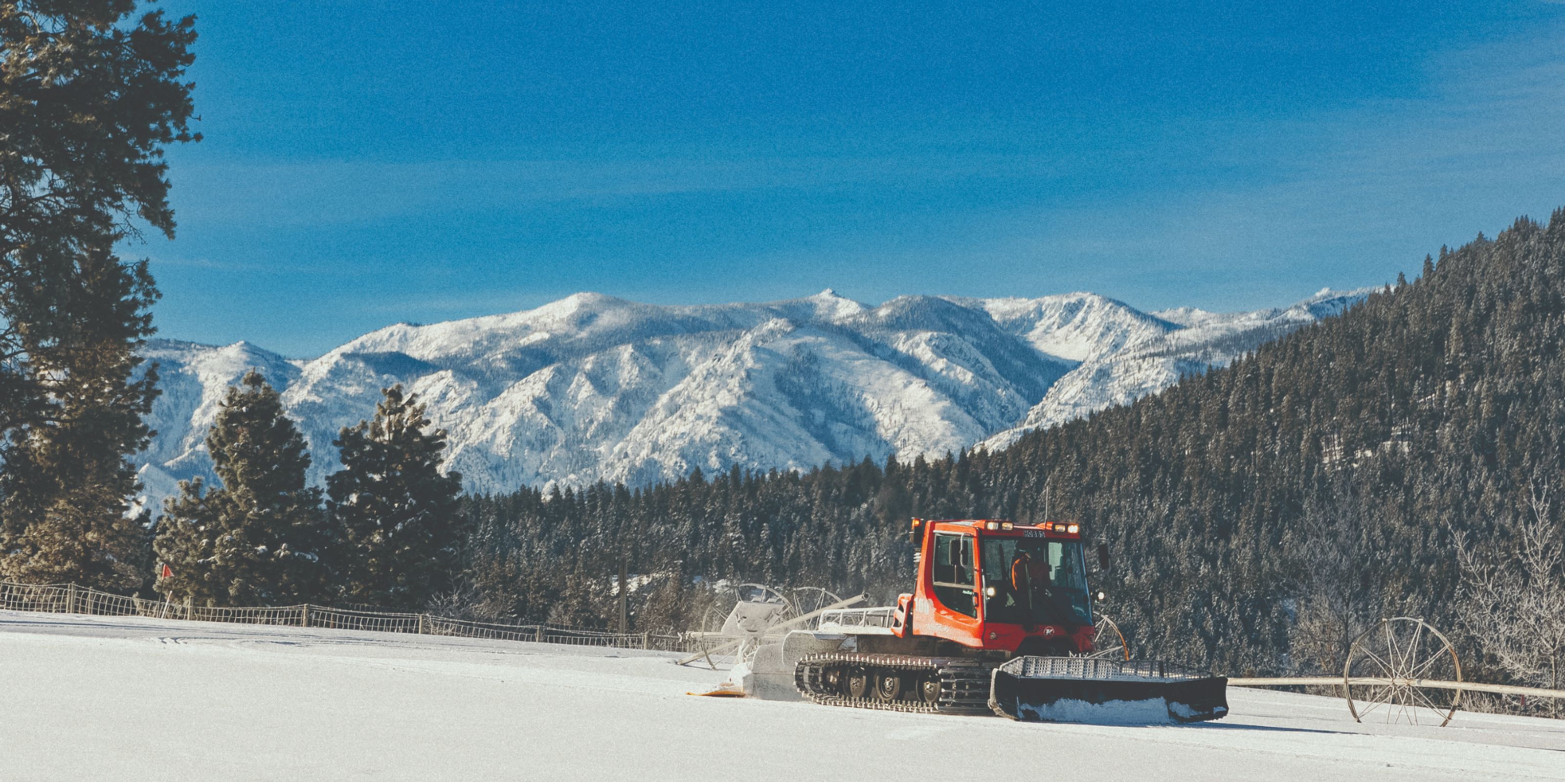 Cross country skiing at Plain Valley Ski Trails