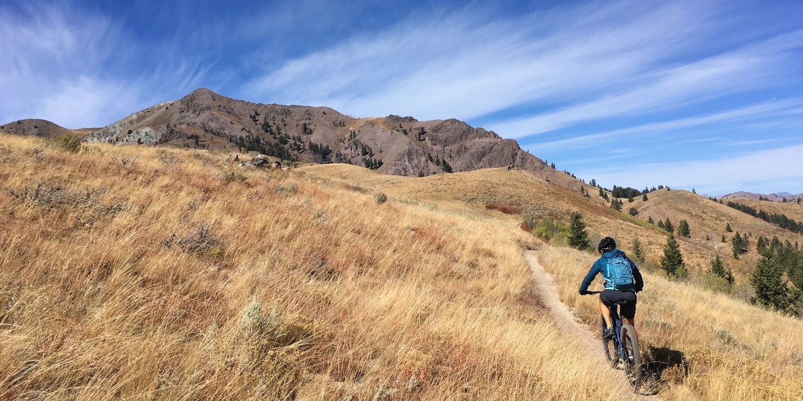 Cross country skiing at Deer Creek