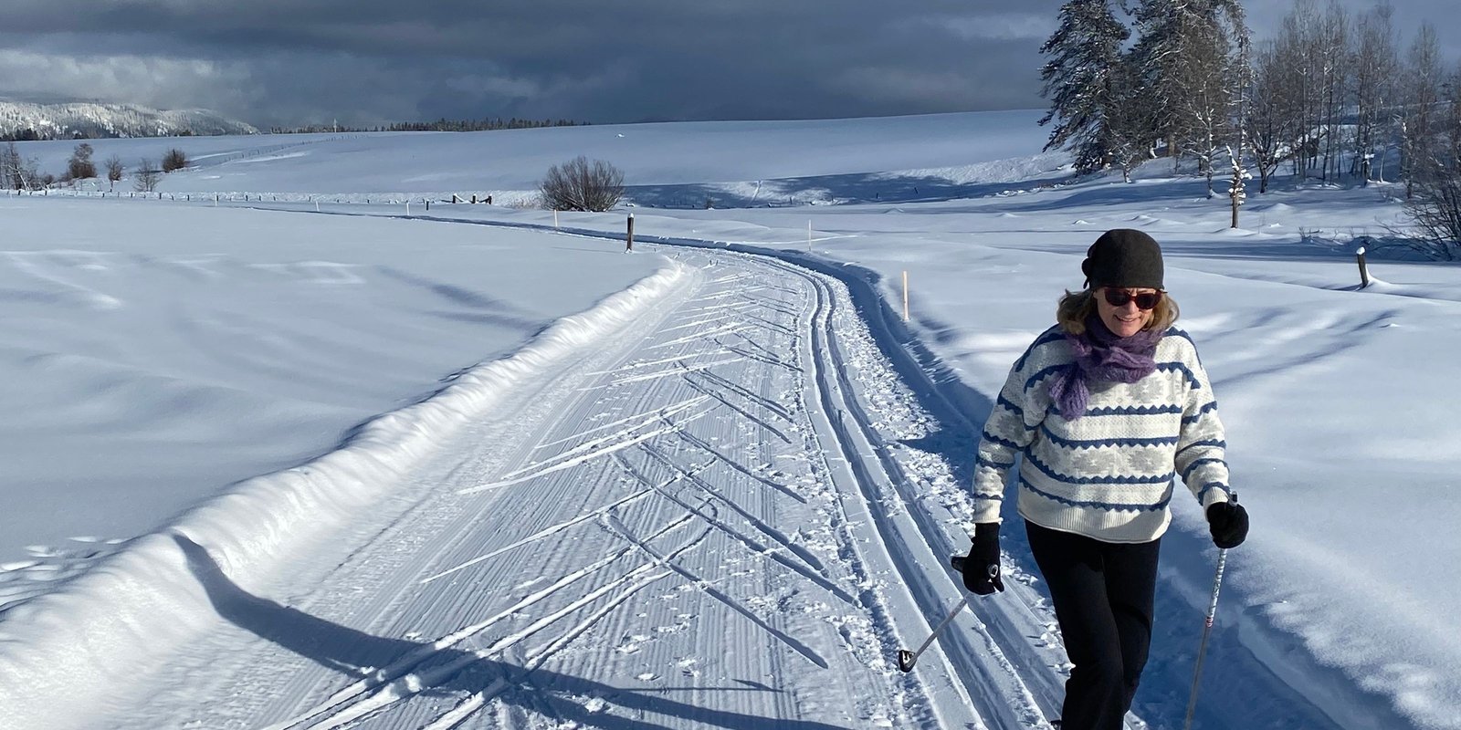 Cross country skiing at Valley County Pathways
