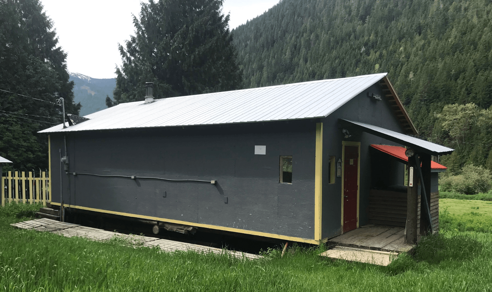Day lodge exterior 2.png